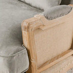 Gestoffeerde Grijze Accentfauteuil met Verweerde Houten Poten - 38Hx29Bx31D