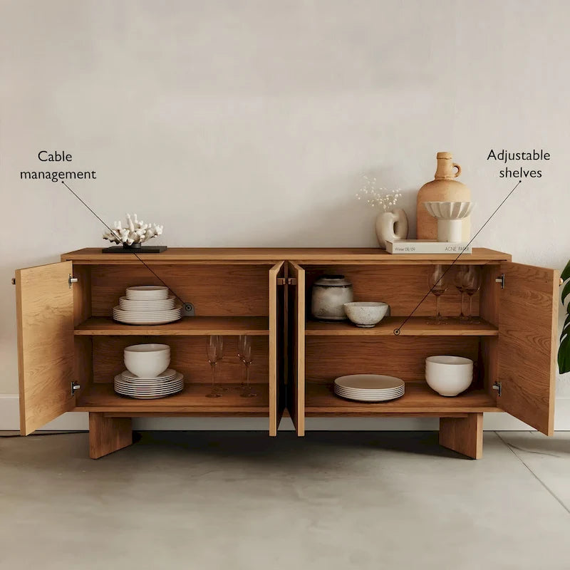 Modern eiken dressoir met messing handgrepen