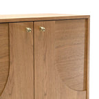 Modern eiken dressoir met messing handgrepen