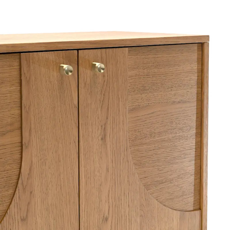 Modern eiken dressoir met messing handgrepen