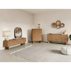 Modern eiken dressoir met messing handgrepen